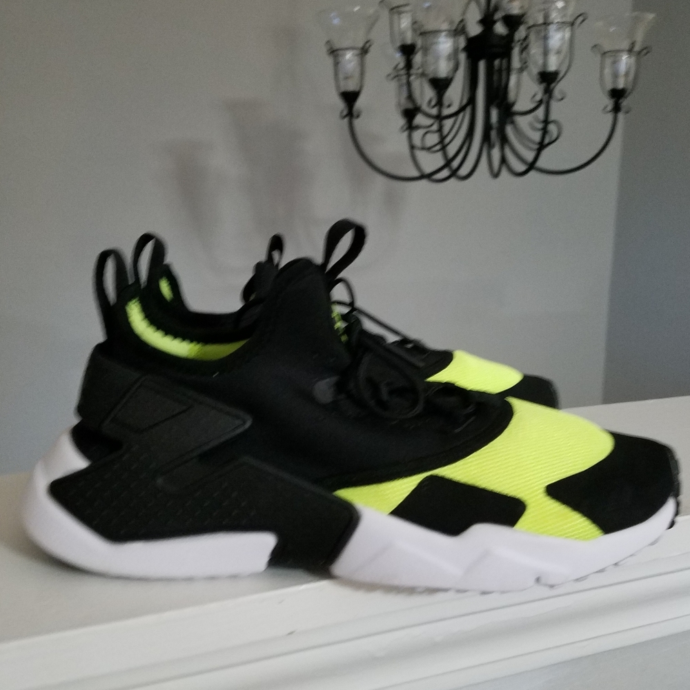 Huraches NIKE brand new
